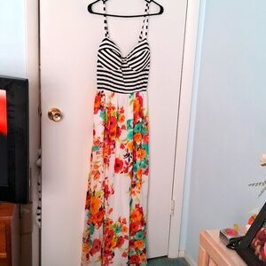 NWOT,Beautiful,Floral,Maxi Dress with Zebra-Striped Top,/Unique Back Tie Detail